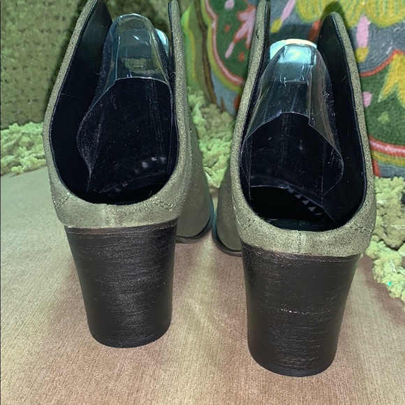 NEW Chinese Laundry Olive Suede Mule - Picture 2 of 6